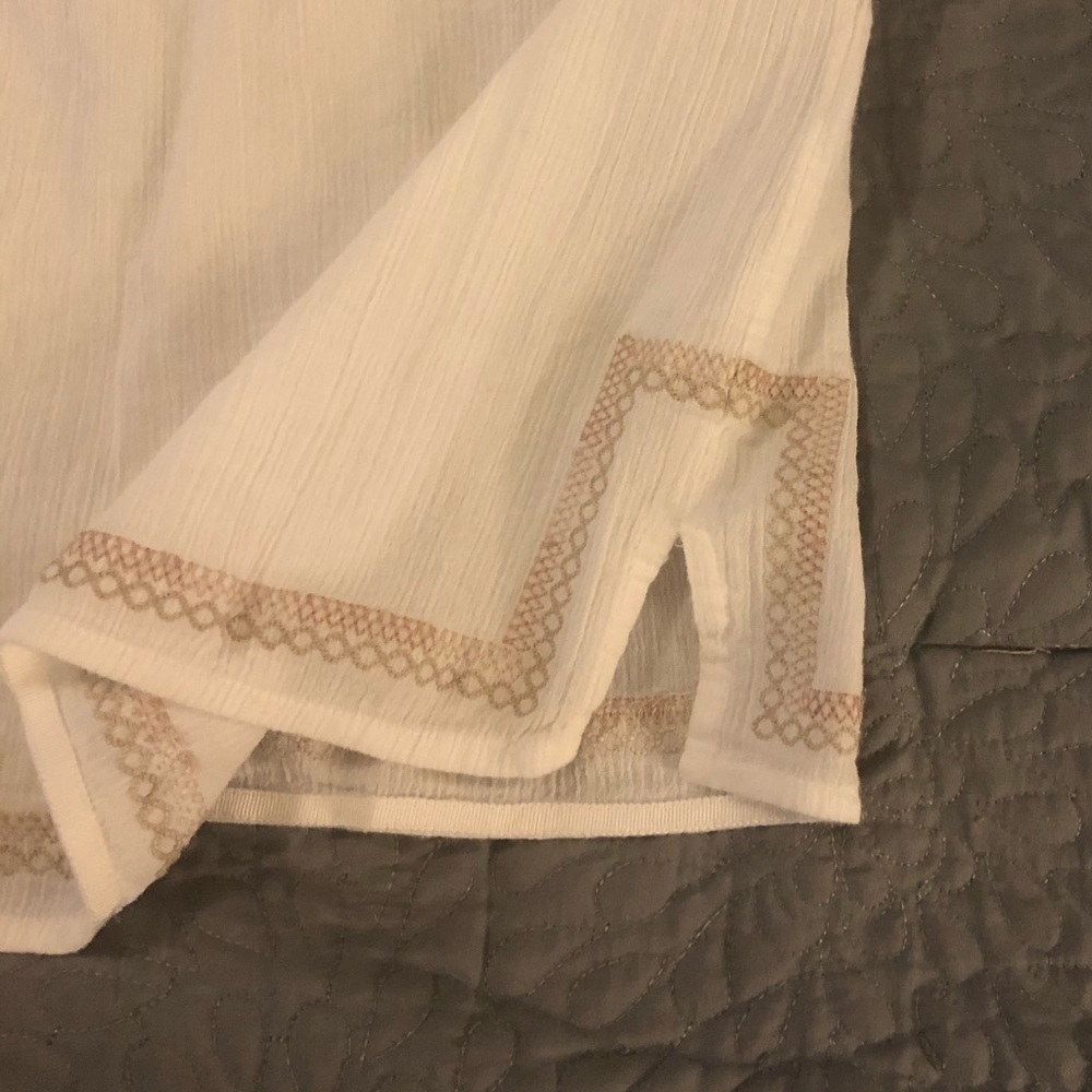 Artisan NY white sleeveless top with cute details - Picture 3 of 5